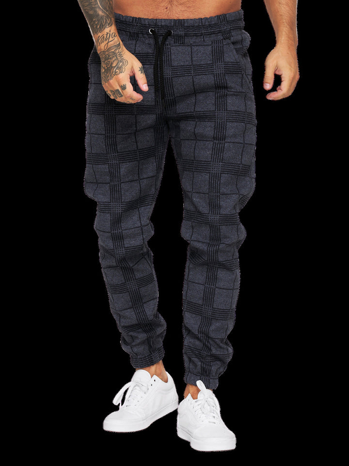 Carrot sport pants for men with elastic waist and practical pockets Lune London