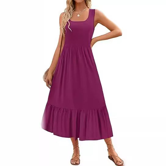 Maxi dress for women with practical pockets and flowy skirt Lune London