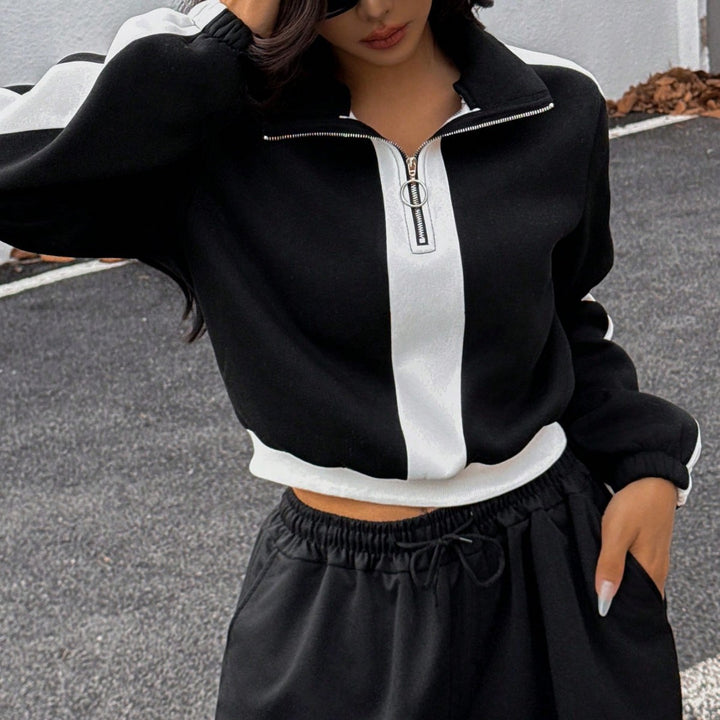 Women's casual hoodie with half zip and wide joggers Chic & Stil