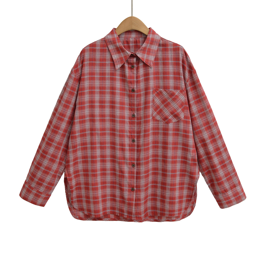 Casual plaid shirt for women with an oversized fit and practical chest pocket Lune London
