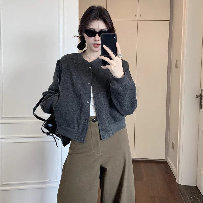 Cardigan tricot casual pour femmes avec une coupe confortable Chic & Stil