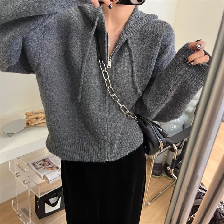 Haut de survêtement court pour femmes avec fermeture éclair complète et capuche Chic & Stil