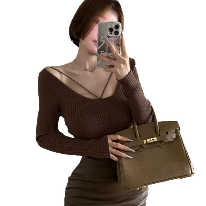 Women's long sleeve top with deep V-neck and fine rib knit Lune London