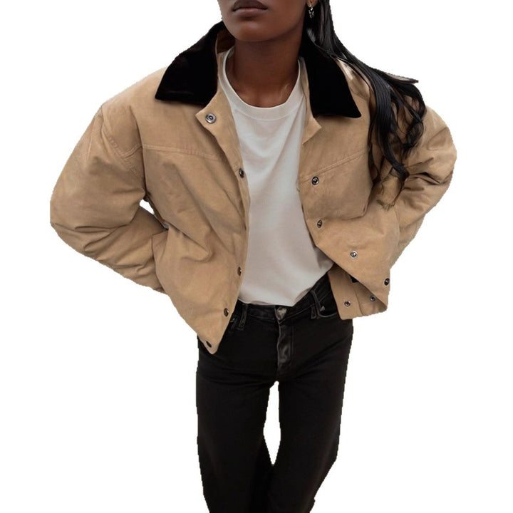 Trendy oversized women's jacket with velvet collar and snap button closure Lune London