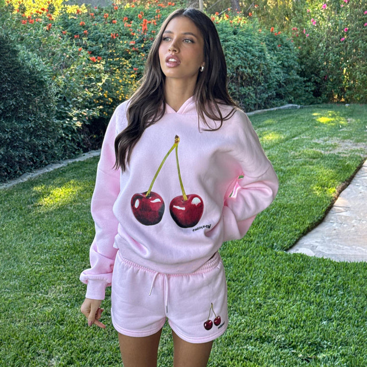 Casual women's hoodie with fruity print and comfortable shorts Lune London