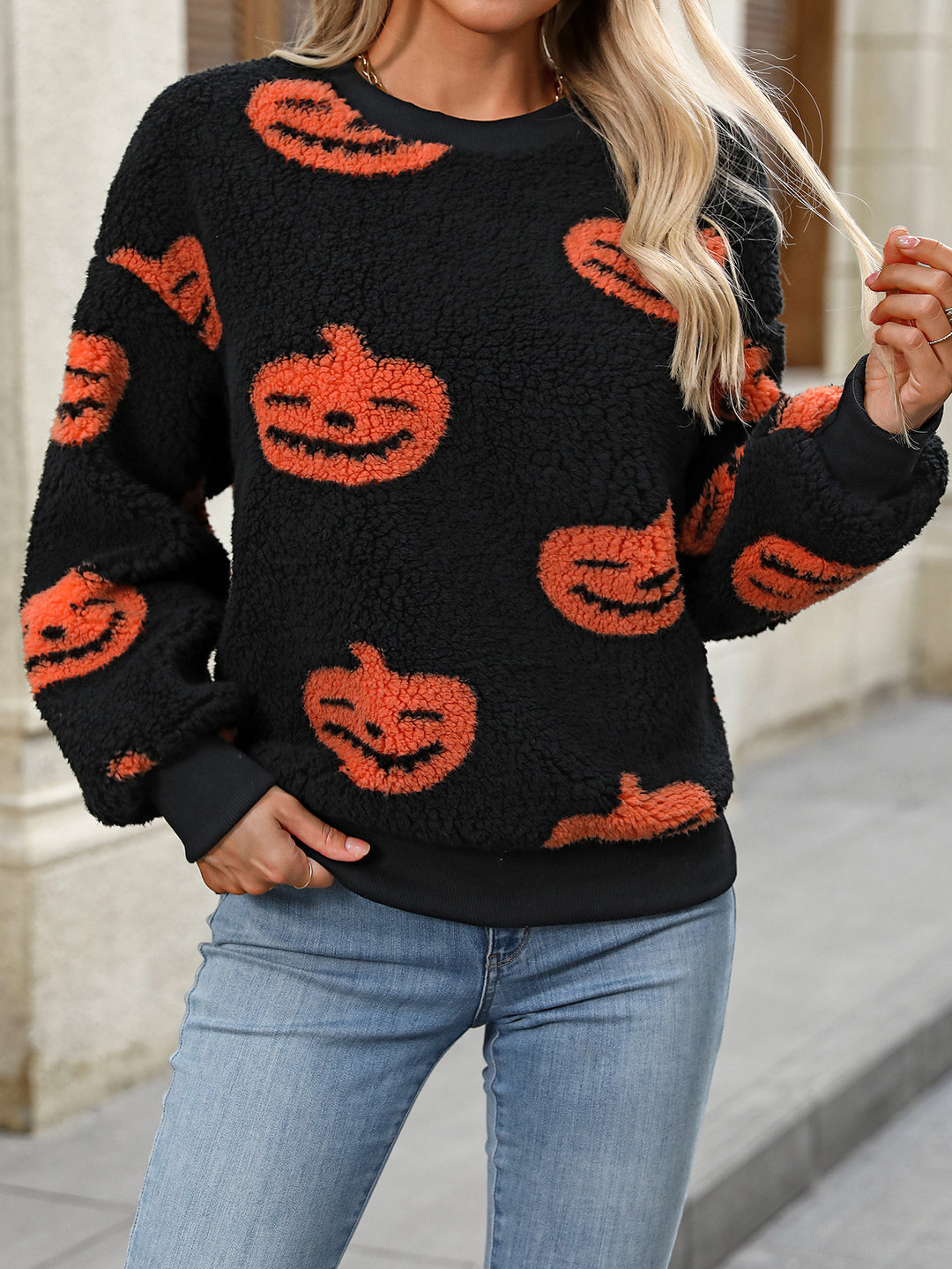 Cozy sweatshirt for ladies with Halloween Lune London pattern