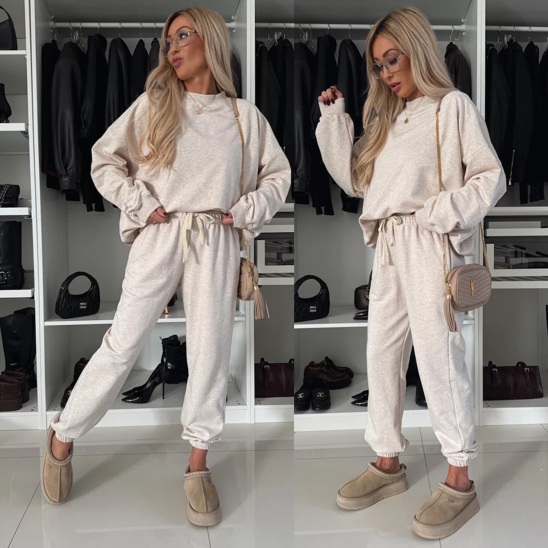 Women's casual tracksuit with elegant cut and comfortable fit Chic & Stil