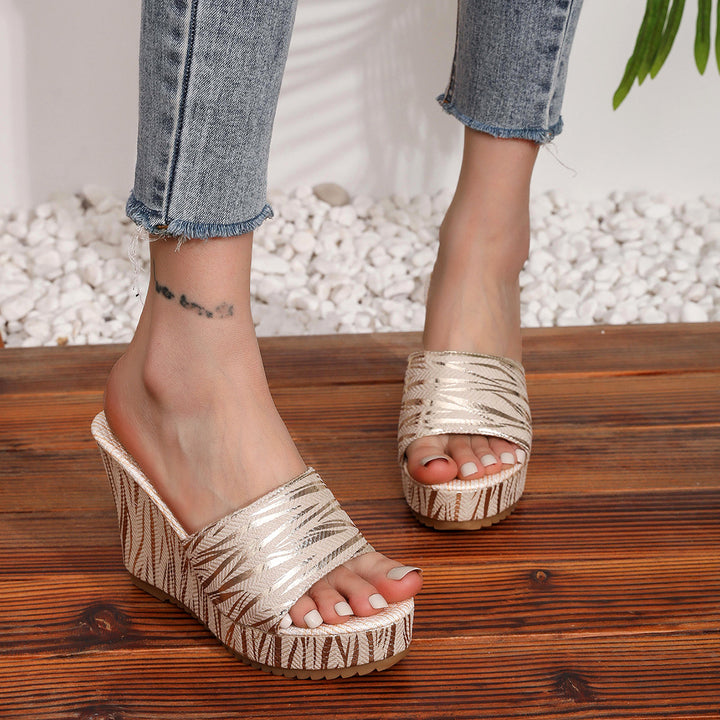 Wedge sandals for women with an elegant geometric pattern and a comfortable footbed Lune London