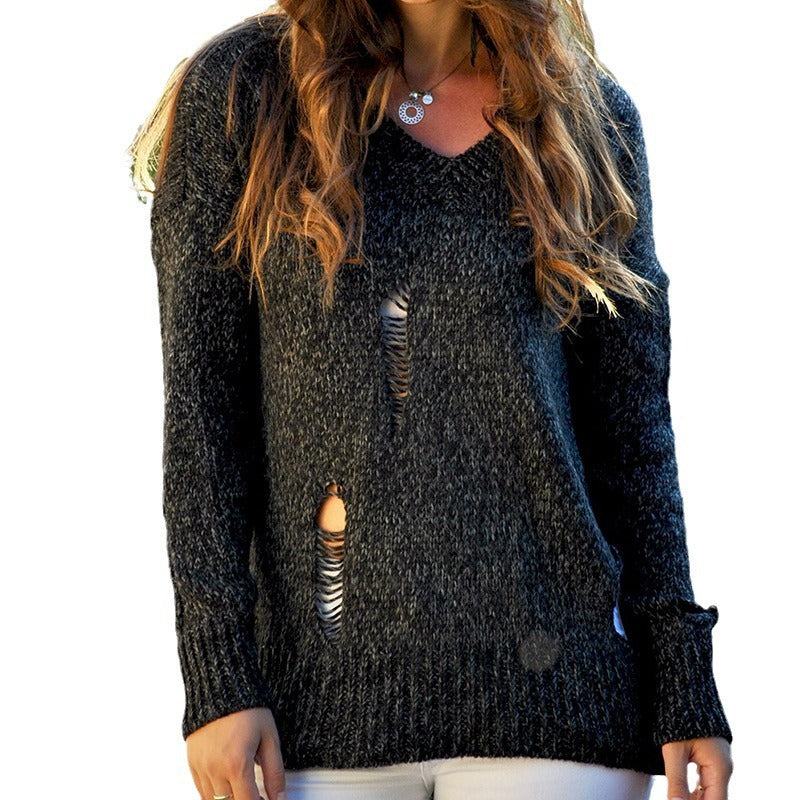 Thick knit sweater for women with an innovative cut and casual chic details