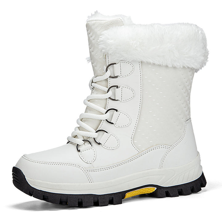 Women's winter hiking boots with insulating lining and non-slip sole Lune London