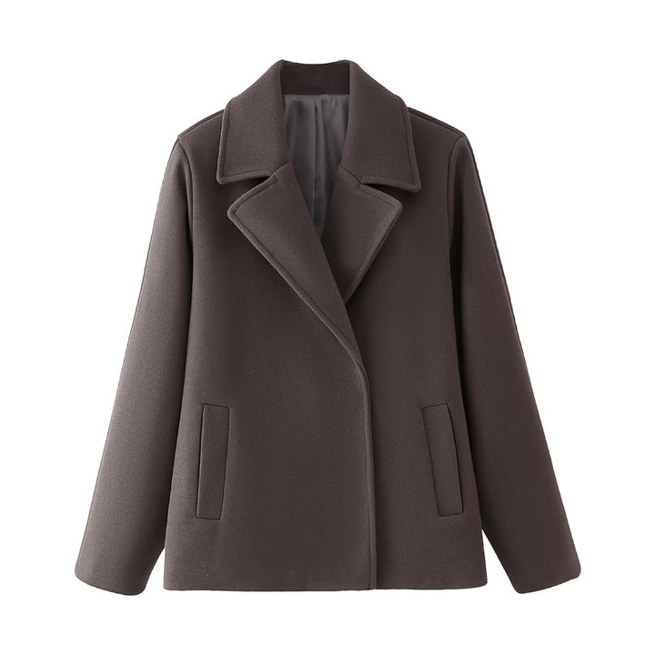 Elegant and warm wool coat for women with notched collar Lune London