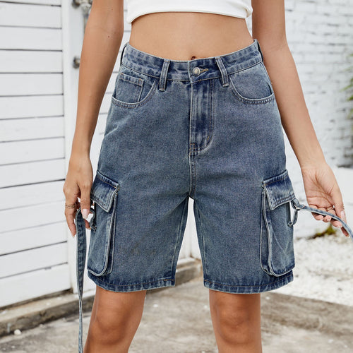 High-waisted casual women's cargo shorts with practical side pockets Lune London