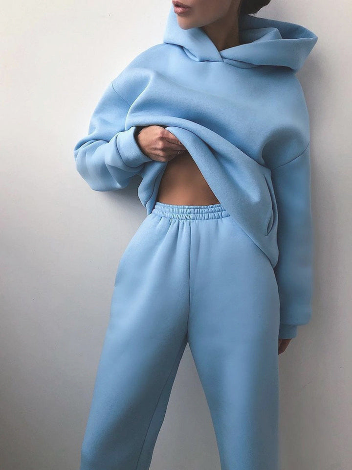 Women's sporty loungewear set with oversized hoodie and comfortable jogger pants Lune London