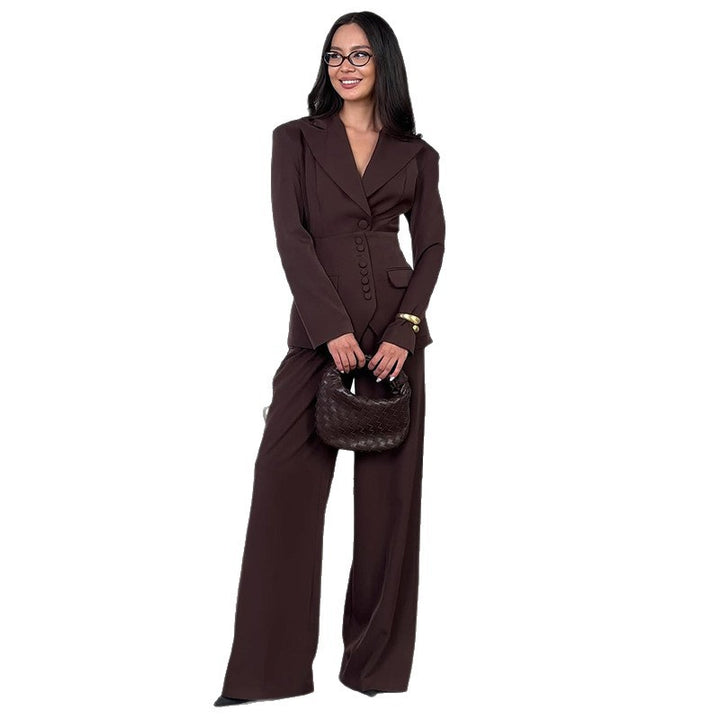 Ladies elegant fitted suit Lune London