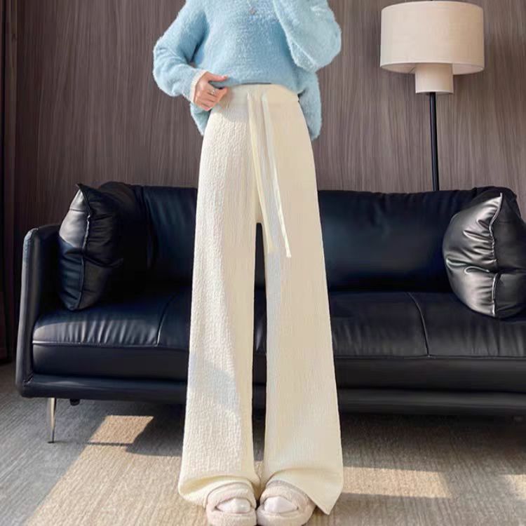 Comfortable lounge pants for women with an elegant cut Lune London