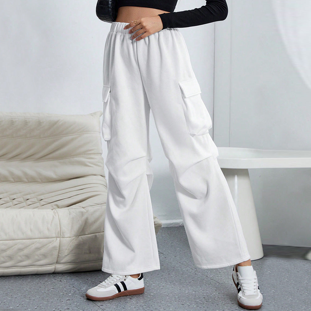 Pantalons cargo pour femmes avec une coupe ample et des poches pratiques Chic & Stil