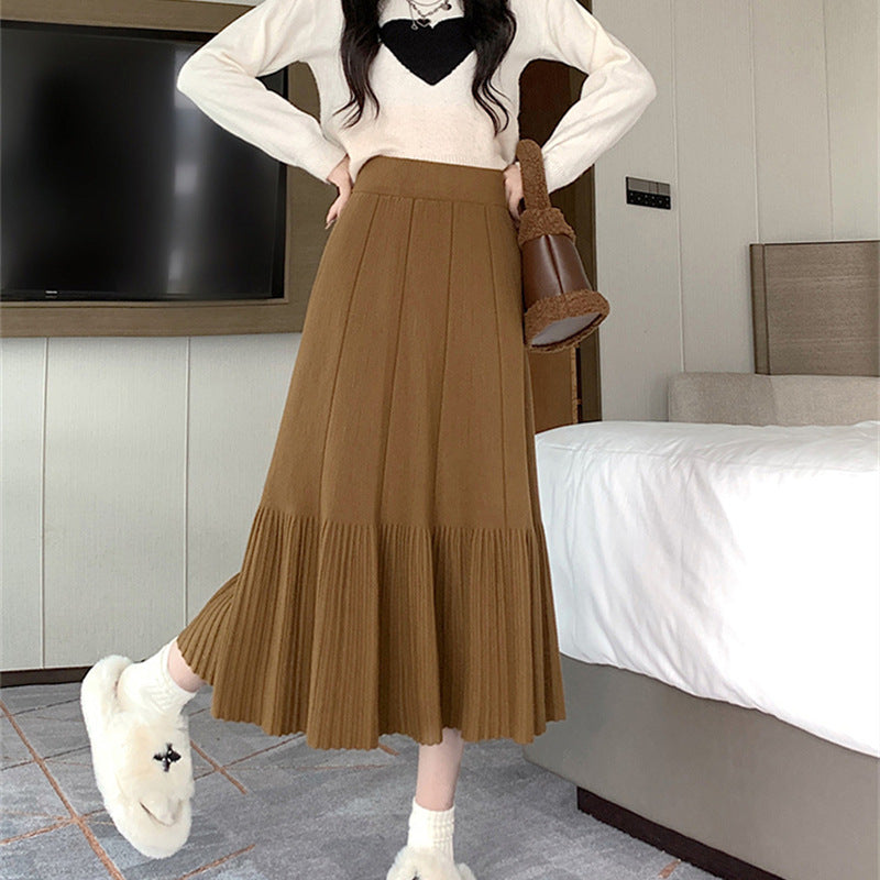 Pleated maxi skirt for women with flared hem and high waist Lune London