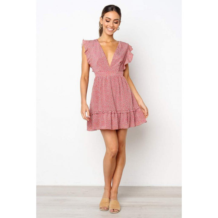 Robe d'été mini pour femmes avec des détails de volants volumineux et un décolleté en V profond Chic & Stil