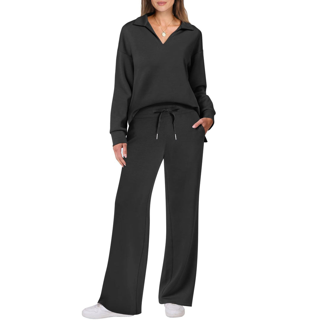 Cozy lounge set for women with V-neck Lune London