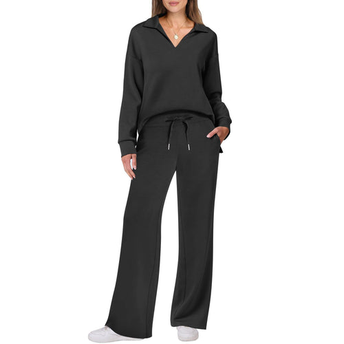 Cozy lounge set for women with V-neck Lune London