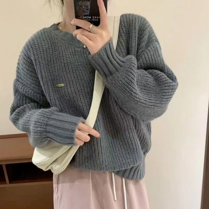 Loose knit sweater for women with casual cut Lune London