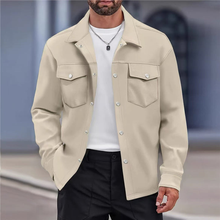 Versatile leisure jacket for men with modern pockets and chic button details.