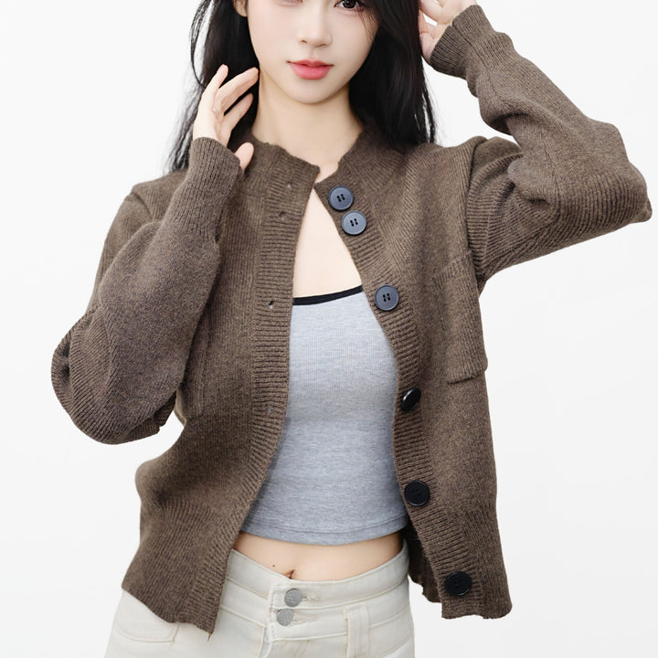 Gilet en tricot pour femmes avec détails de bouton et poche plaquée Chic & Stil