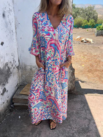 Maxi dress with V-neckline for women with side pockets and relaxed fit Lune London