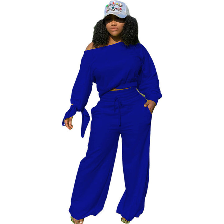 Two-piece casual set for women with a loose fit and off-shoulder design Lune London
