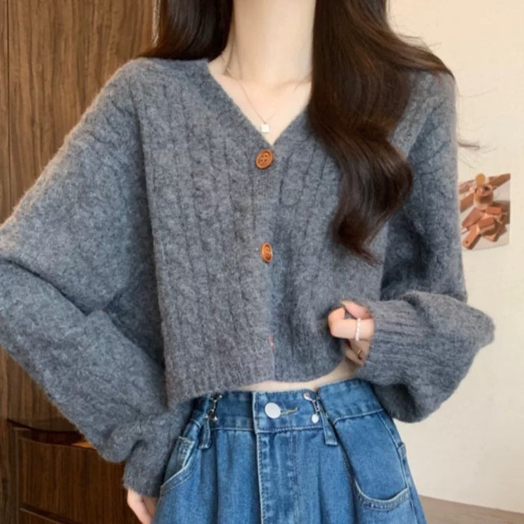 Cardigan court pour femmes avec des manches larges et détail de bouton Chic & Stil