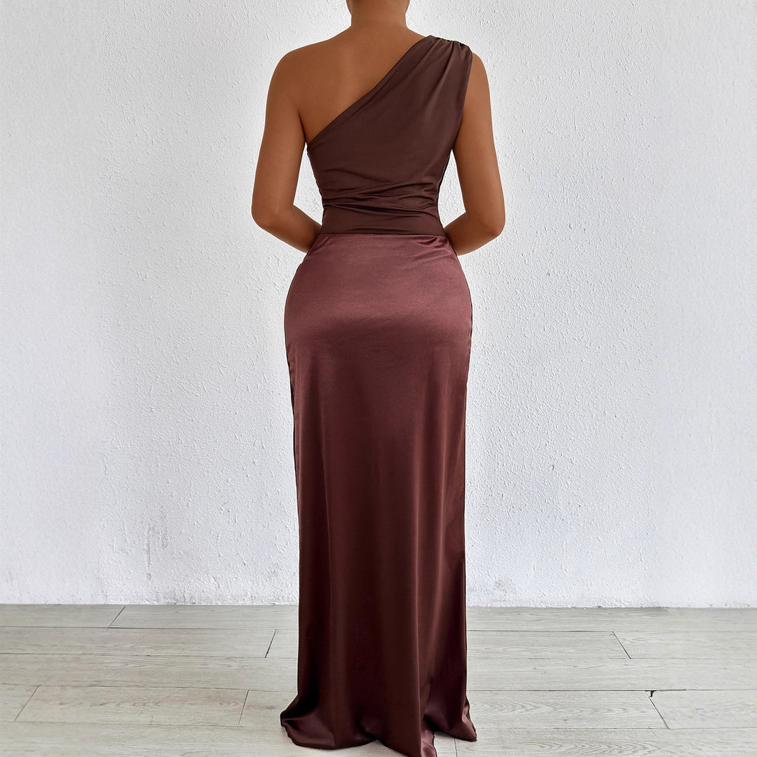 Women's Elegant and Form-Fitting Evening Dress with Asymmetrical Neckline Lune London