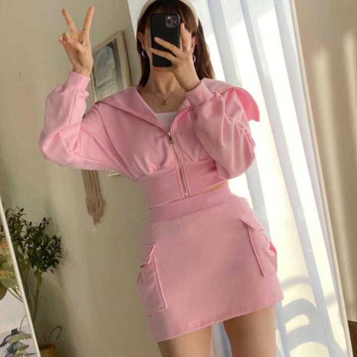 Ladies sporty hoodie dress with practical pockets Chic & Stil