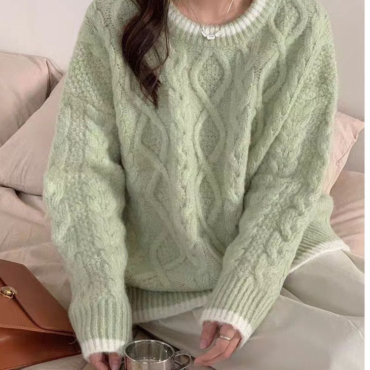 Chunky knit sweater for women with twisted pattern and contrasting collar finish Lune London