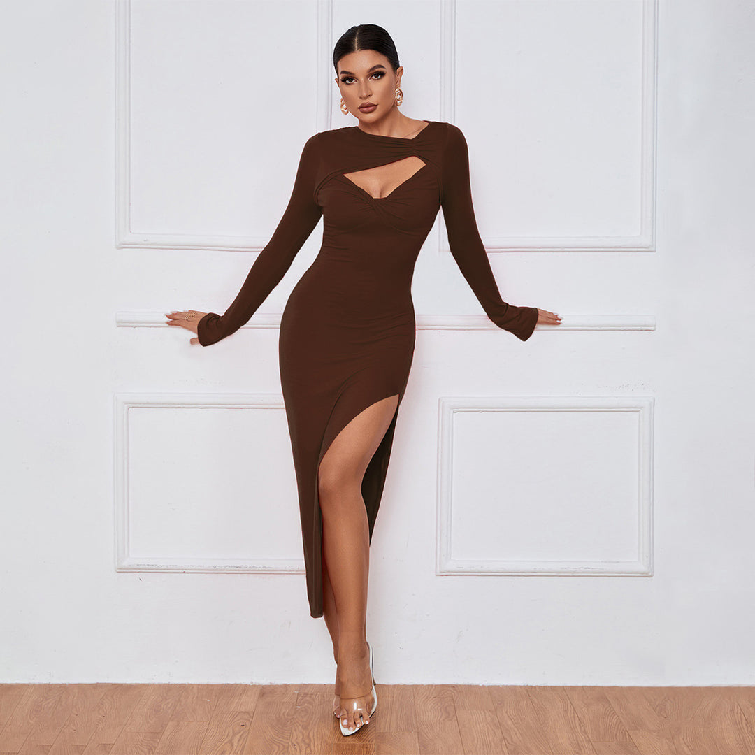Elegant long sleeve dress for women with stylish cut and high slit Chic & Stil