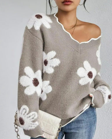 Knit sweater for women with floral design and V neck Lune London