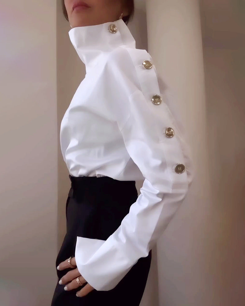 Blouse femme avec des détails de boutons élégants et un col montant Chic & Stil