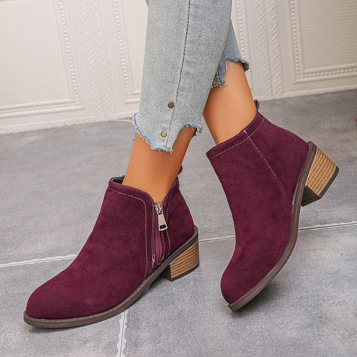 Women's biker ankle boots with side zipper and trendy structure Lune London