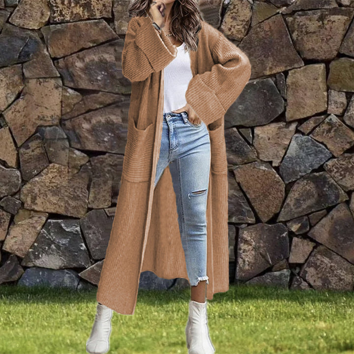 Ladies long cardigan with a trendy structure and practical pockets Lune London
