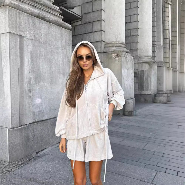 Women's sporty hoodie set with cozy fabric and practical pockets Lune London