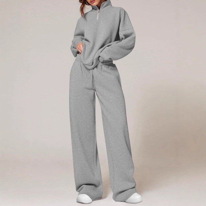 Casual sweatpants set for women with high collar and zipper Lune London
