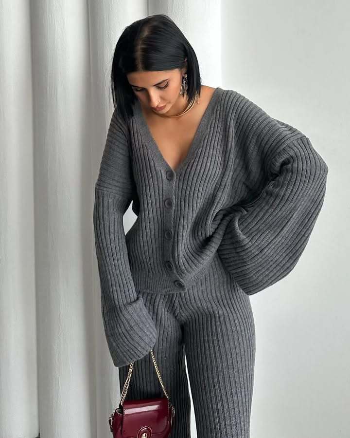 Women's knit set with button details and loose fit Lune London