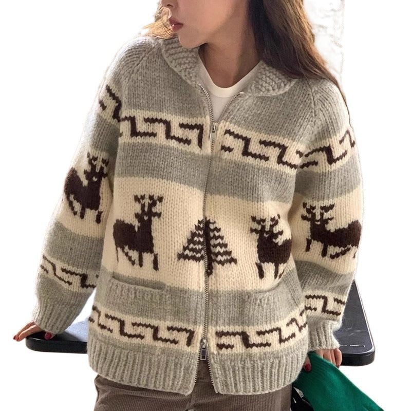 Women's cardigan with festive reindeer pattern and practical pockets Lune London