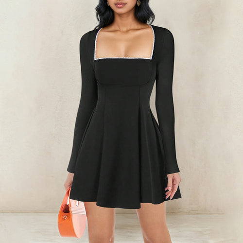 Robe femme avec décolleté carré stylé et manches longues Chic & Stil