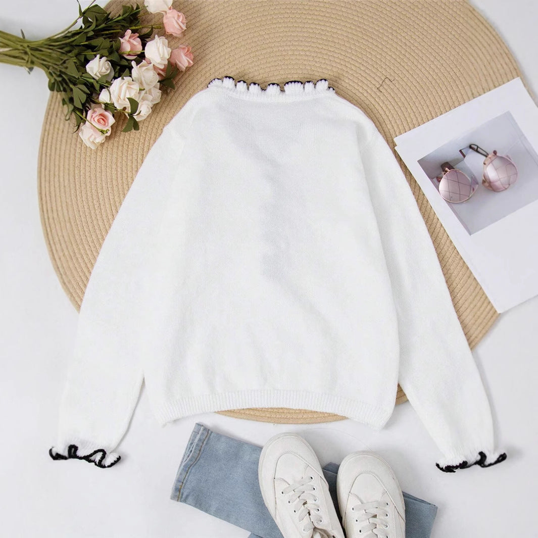 Ladies elegant sweatshirt with gathered details and pearl button Lune London