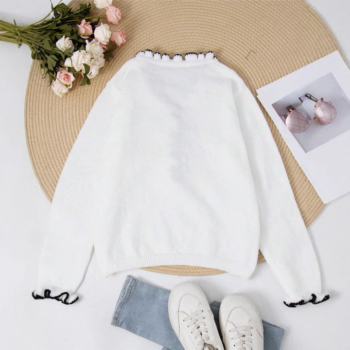 Ladies elegant sweatshirt with gathered details and pearl button Lune London