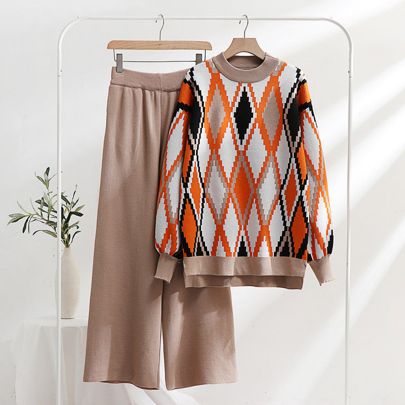 Trendy knit loungewear set for women with geometric pattern and loose fit Lune London