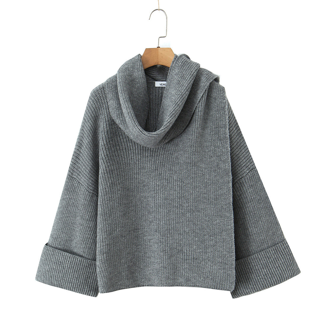 Elegant knitted sweater for women with a loose fit and a casual turtleneck Lune London