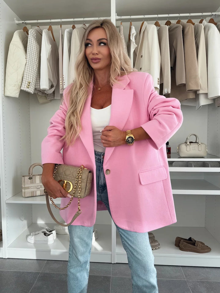 Oversized women's jacket with a chic cut and practical pockets Lune London