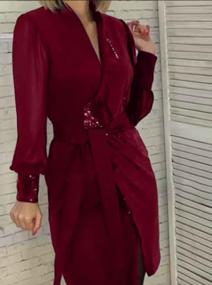 Robe enveloppante pour femmes avec des sequins glamour et une ceinture astucieuse Chic & Stil