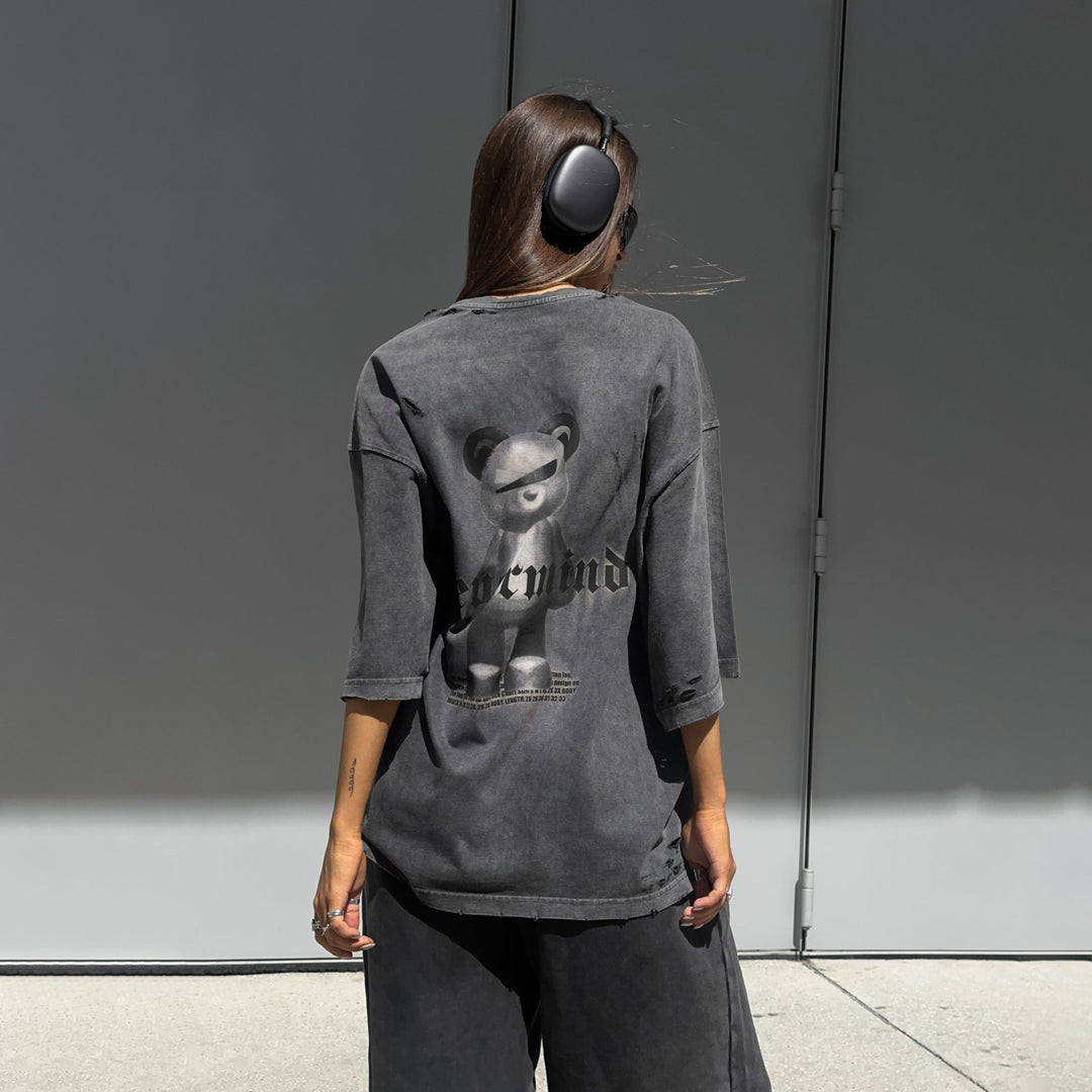Oversized t-shirt for women with creative graphics and casual cut Lune London
